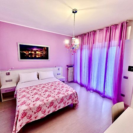 Ai Giardini Rooms -Vicino Ospedale Borgo Trento E Centro Storico Verona Exterior foto