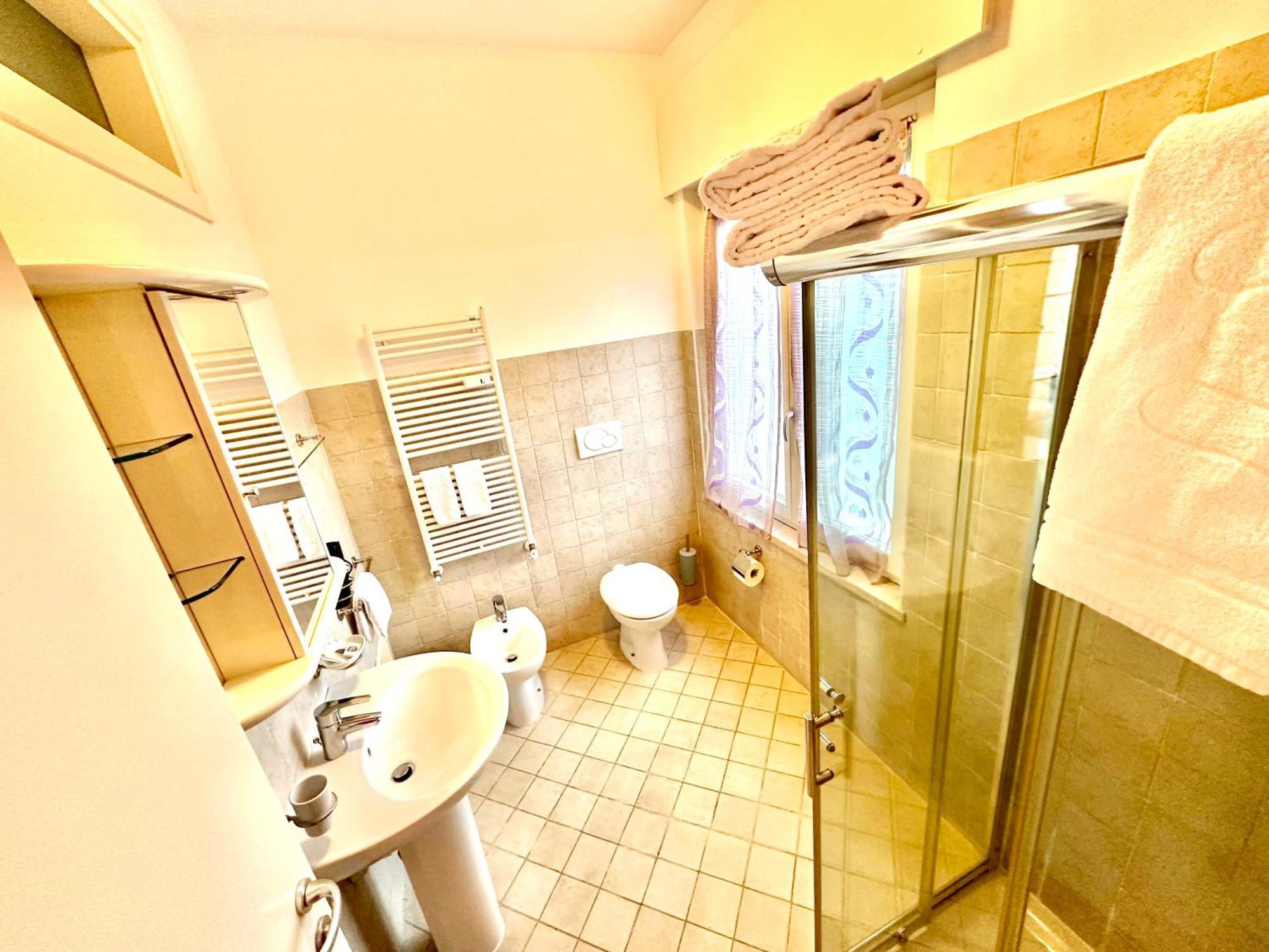 Ai Giardini Rooms -Vicino Ospedale Borgo Trento E Centro Storico Verona Exterior foto