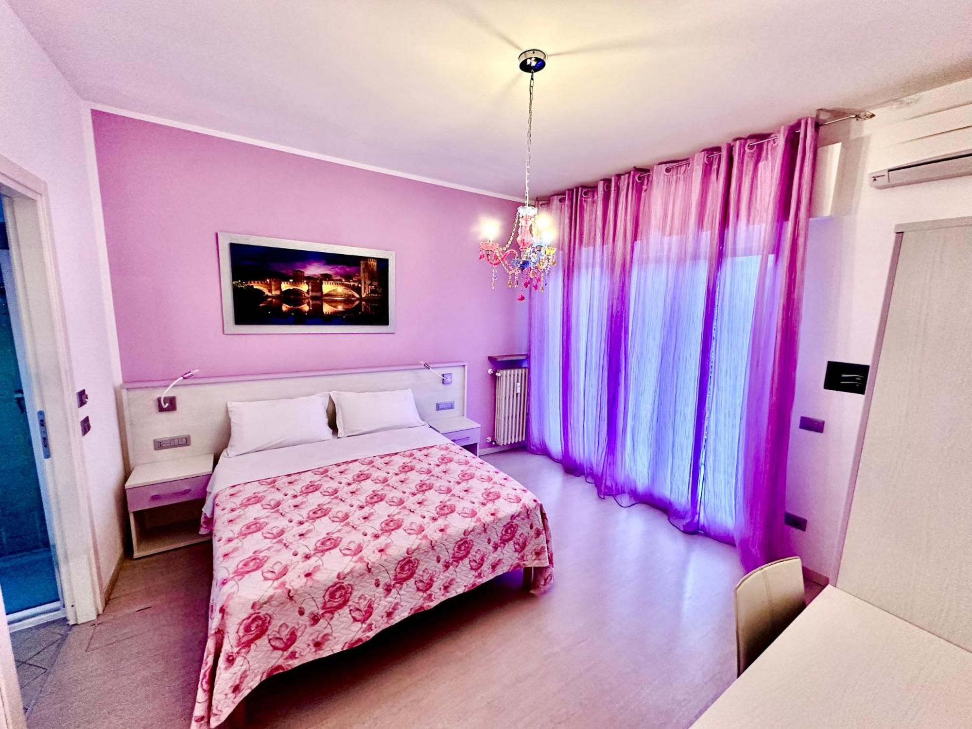 Ai Giardini Rooms -Vicino Ospedale Borgo Trento E Centro Storico Verona Exterior foto