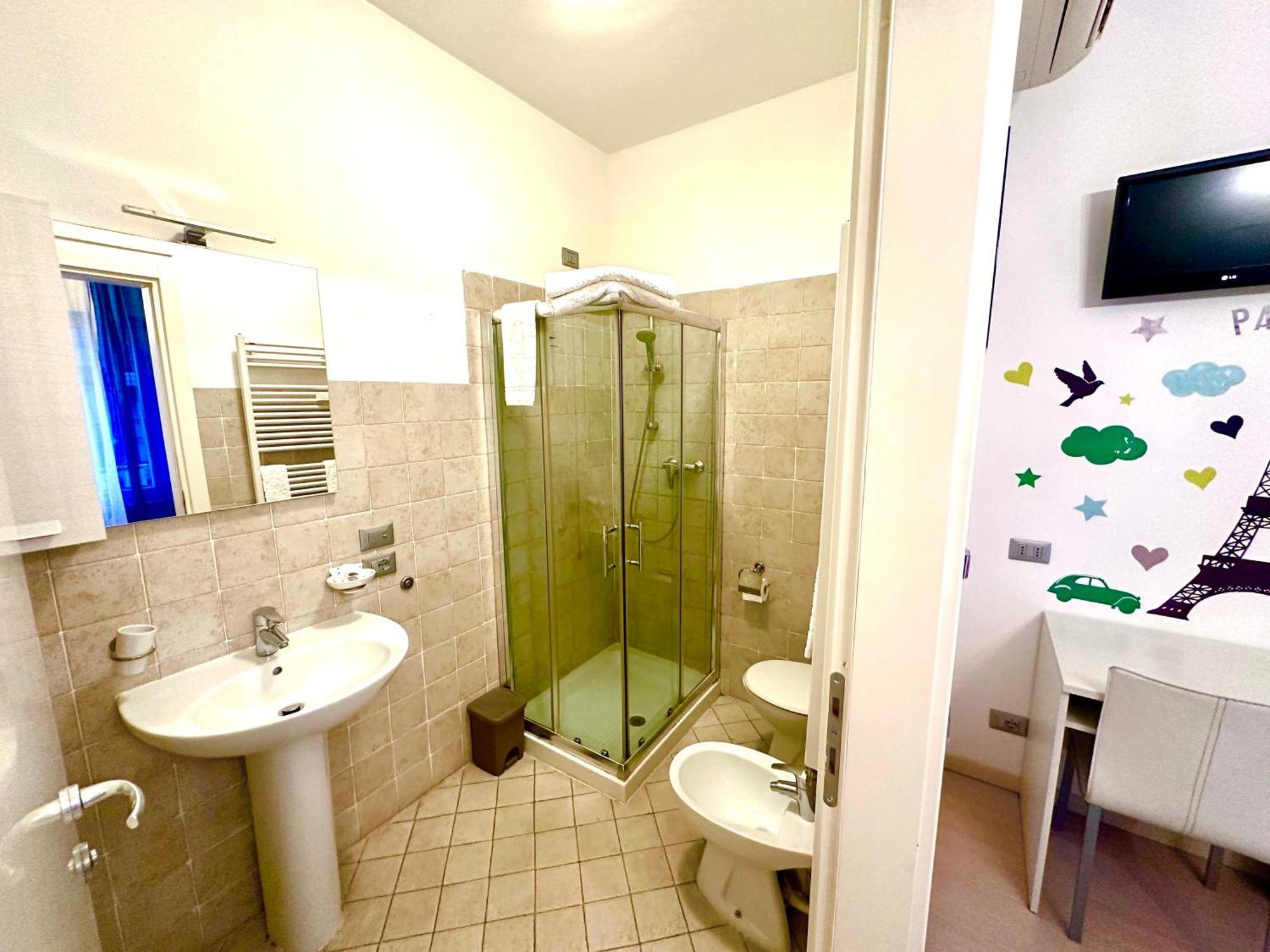 Ai Giardini Rooms -Vicino Ospedale Borgo Trento E Centro Storico Verona Exterior foto