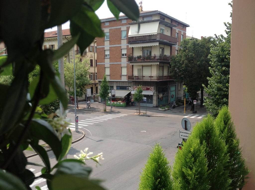 Ai Giardini Rooms -Vicino Ospedale Borgo Trento E Centro Storico Verona Exterior foto